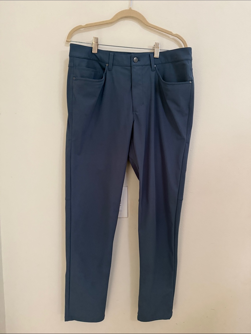 Lululemon Men’s Blue ABC Pants Size 33/32